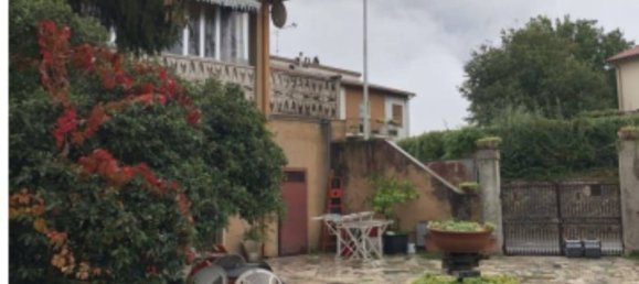 3 rooms Apartment in Terni, Italy No. 293979 2