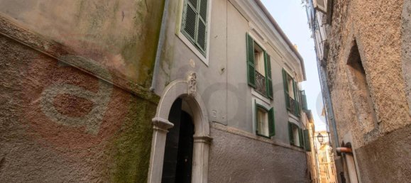 Здание с 7 комнатами в Арпино, Италия № 134810 46