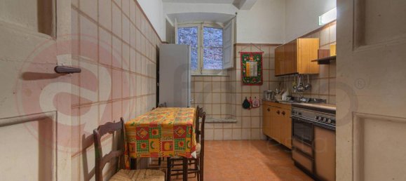 Здание с 7 комнатами в Арпино, Италия № 134810 5