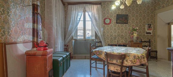 Здание с 7 комнатами в Арпино, Италия № 134810 35