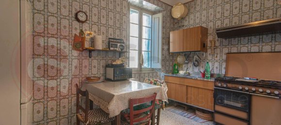 Здание с 7 комнатами в Арпино, Италия № 134810 37