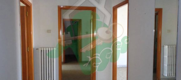 4 bedrooms Apartment in Foggia, Italy No. 194827 2