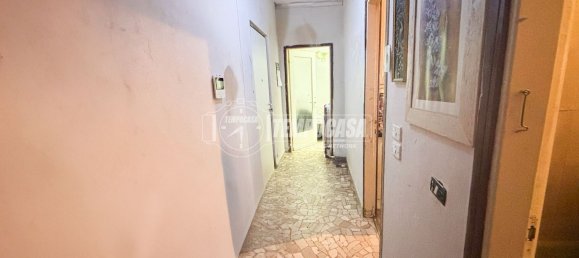 2-salle Appartement à Pioltello, Italy No. 148488 6