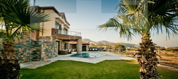 4 bedrooms Villa in Crete, Greece No. 8624 3