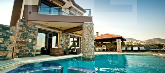 4 bedrooms Villa in Crete, Greece No. 8624 5