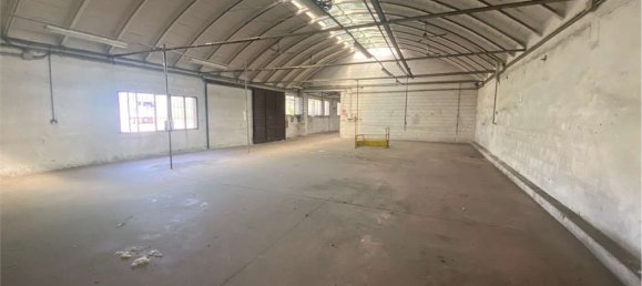 1900m² Warehouse in Limbiate, Italy No. 359789 32