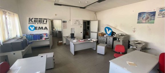 1900m² Warehouse in Limbiate, Italy No. 359789 28