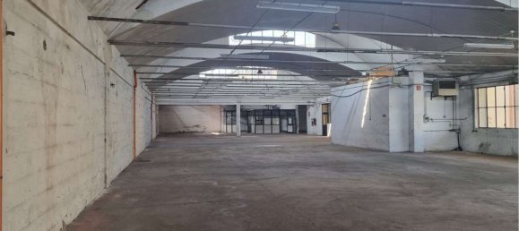 1900m² Warehouse in Limbiate, Italy No. 359789 10