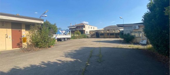 1900m² Warehouse in Limbiate, Italy No. 359789 43