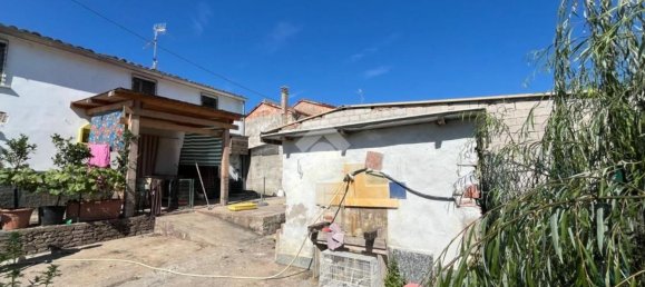 2 bedrooms House in Serravalle a Po, Italy No. 359706 12