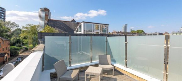 2 bedrooms Apartment in London, United Kingdom No. 5214 2