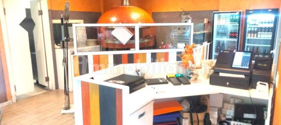 200m² Commercial property in Formia, Italy No. 342493 5