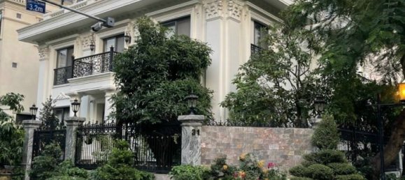 338.9m² Villa in District 7, Vietnam No. 13217 2