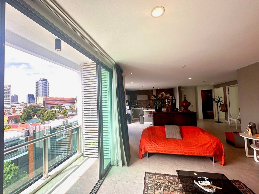 3 bedrooms Condo in Bangkok, Thailand No. 22504