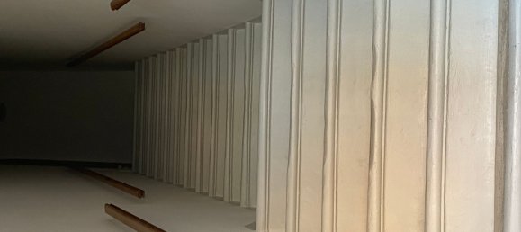 7 rooms Apartment in Monte Sant'Angelo, Italy No. 256850 4