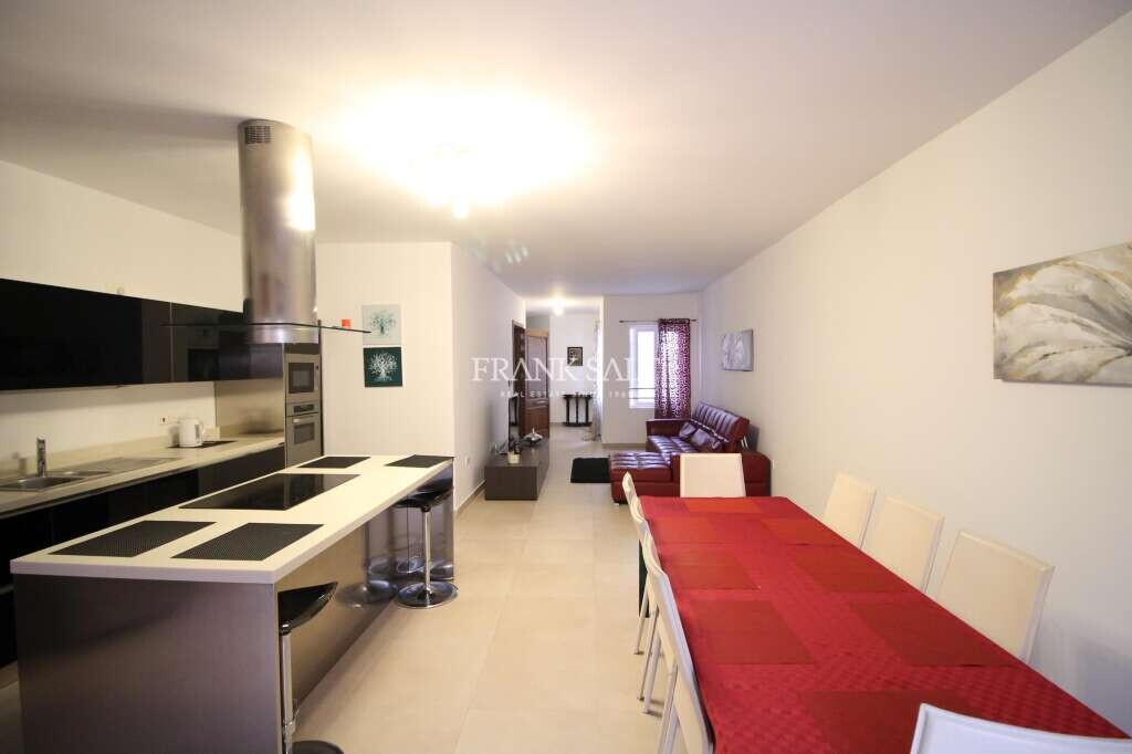 Квартира с 2 спальнями в Сент-Джулианс, Мальта № 6748