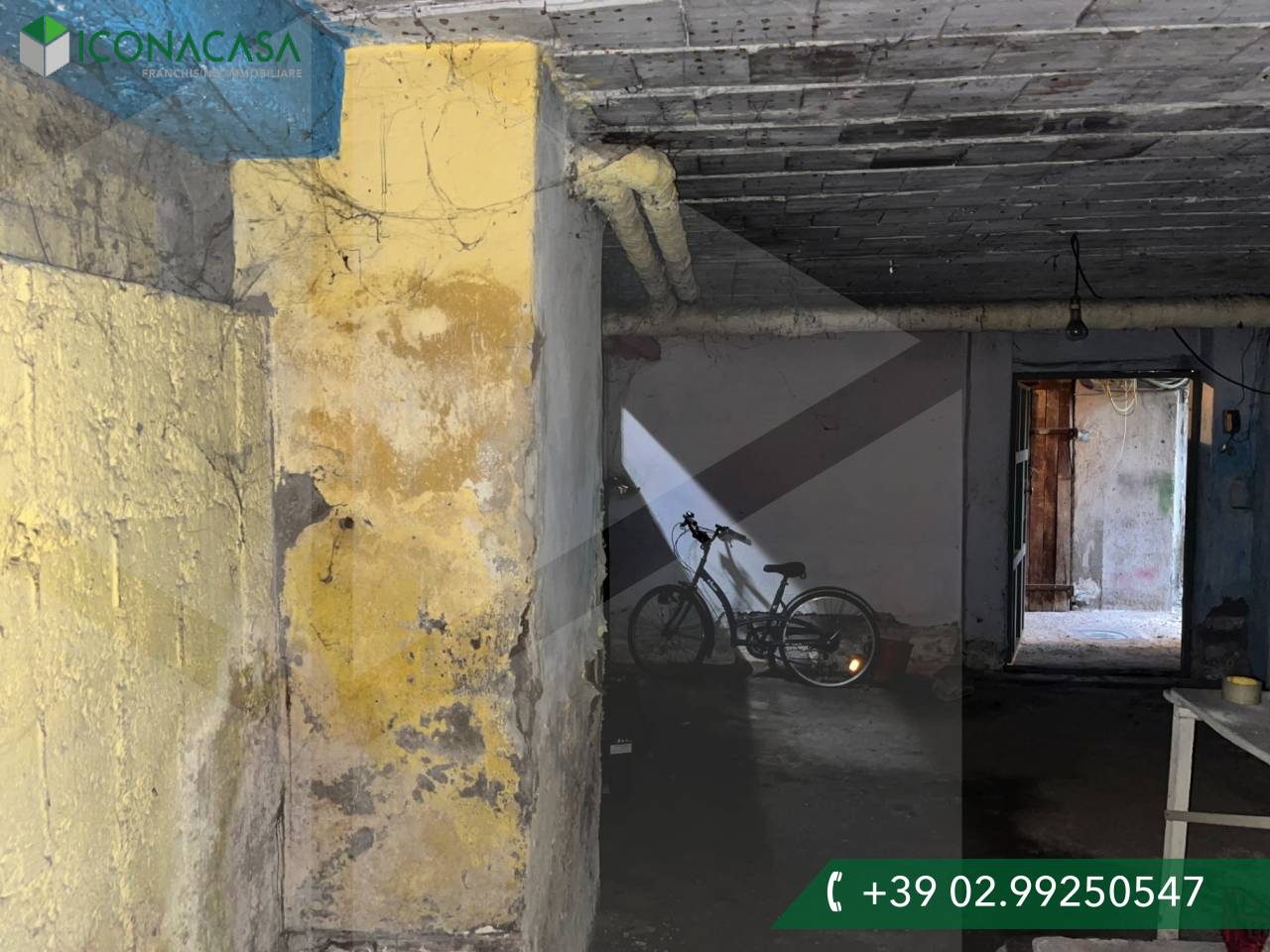 1 room Warehouse in Milan, Italy No. 242073