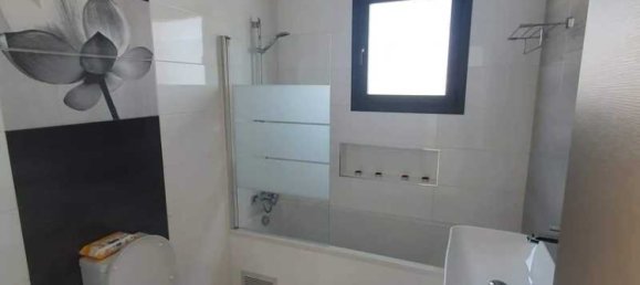 3 Schlafzimmer Haus in Monagroulli, Cyprus, Nr. 7636 2