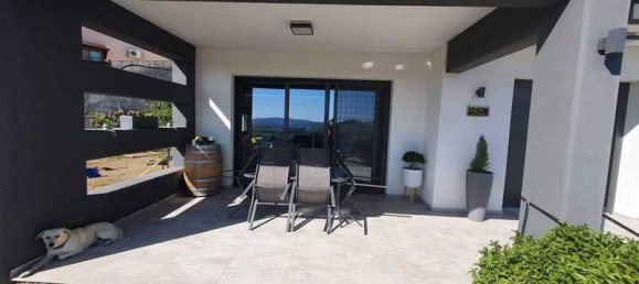 3 Schlafzimmer Haus in Monagroulli, Cyprus, Nr. 7636 8