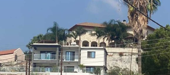 3 Schlafzimmer Haus in Monagroulli, Cyprus, Nr. 7636 11