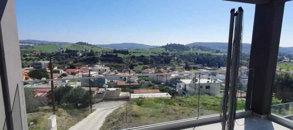 3 Schlafzimmer Haus in Monagroulli, Cyprus, Nr. 7636 7