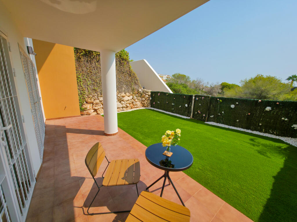 Apartamento de 2 dormitorios en Alicante, Spain No. 280976