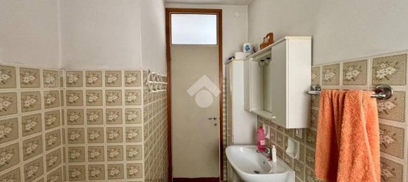 8 rooms House in Conegliano, Italy No. 33715 30