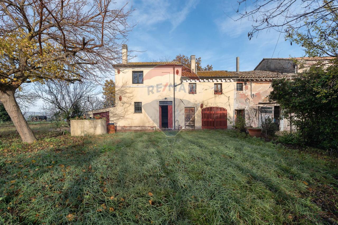 4 rooms House in Montemarciano, Italy No. 3130