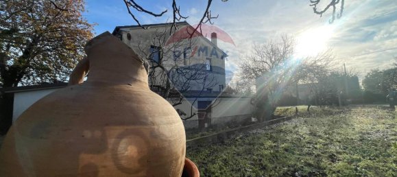 4 rooms House in Montemarciano, Italy No. 3130 23