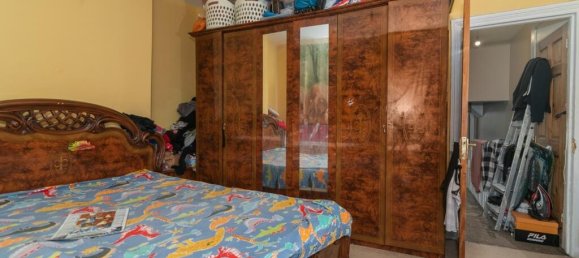 4 bedrooms House in London, United Kingdom No. 2857 14