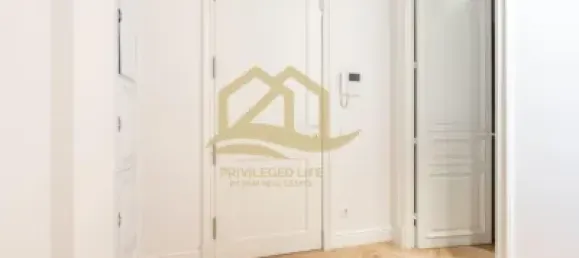 Apartamento de 2 dormitorios en Ciudad Vieja, Spain No. 34008 3