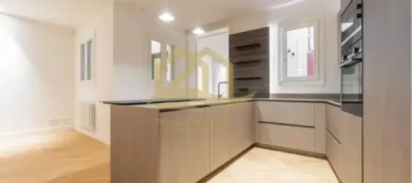 Apartamento de 2 dormitorios en Ciudad Vieja, Spain No. 34008 13