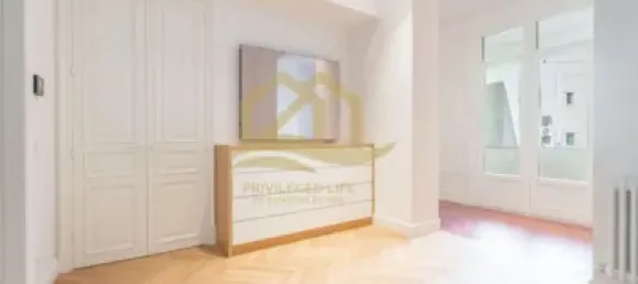 Apartamento de 2 dormitorios en Ciudad Vieja, Spain No. 34008 24