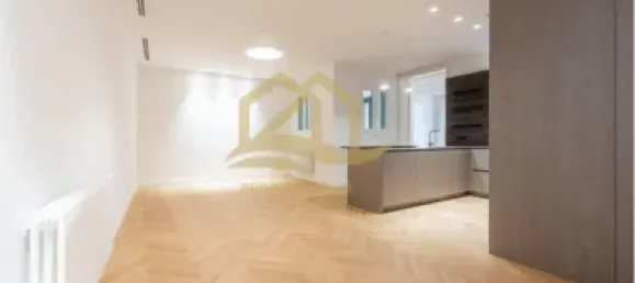 Apartamento de 2 dormitorios en Ciudad Vieja, Spain No. 34008 9