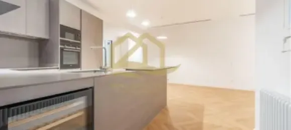 Apartamento de 2 dormitorios en Ciudad Vieja, Spain No. 34008 12