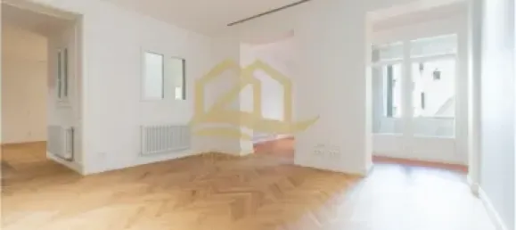 Apartamento de 2 dormitorios en Ciudad Vieja, Spain No. 34008 31