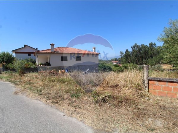 Terreno en Tondela, Portugal 840 m² No. 39422