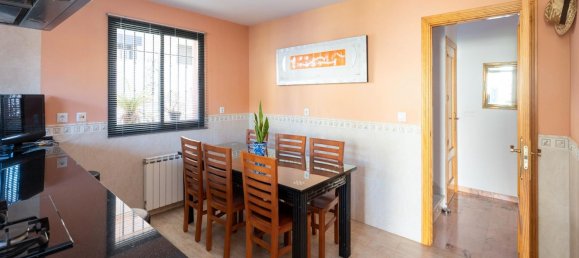 4 غرف نوم منزل في Jun, Spain رقم 94739 46