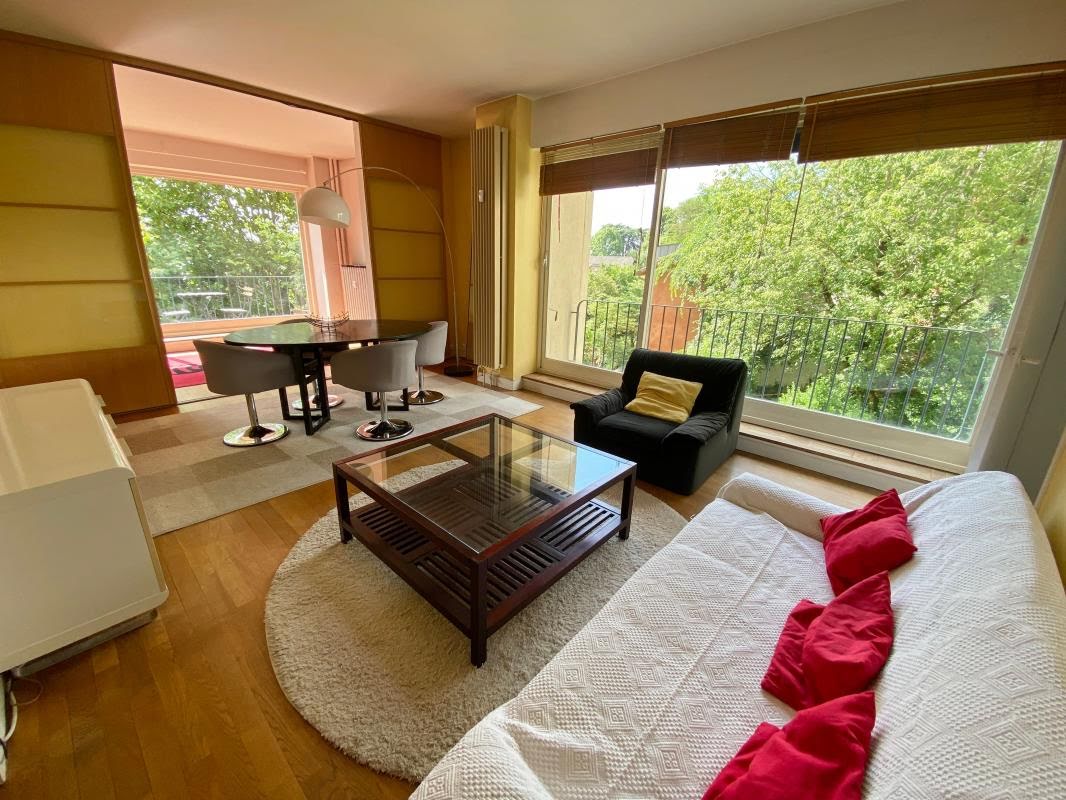 2 bedrooms Apartment in Lyon, France No. 302313