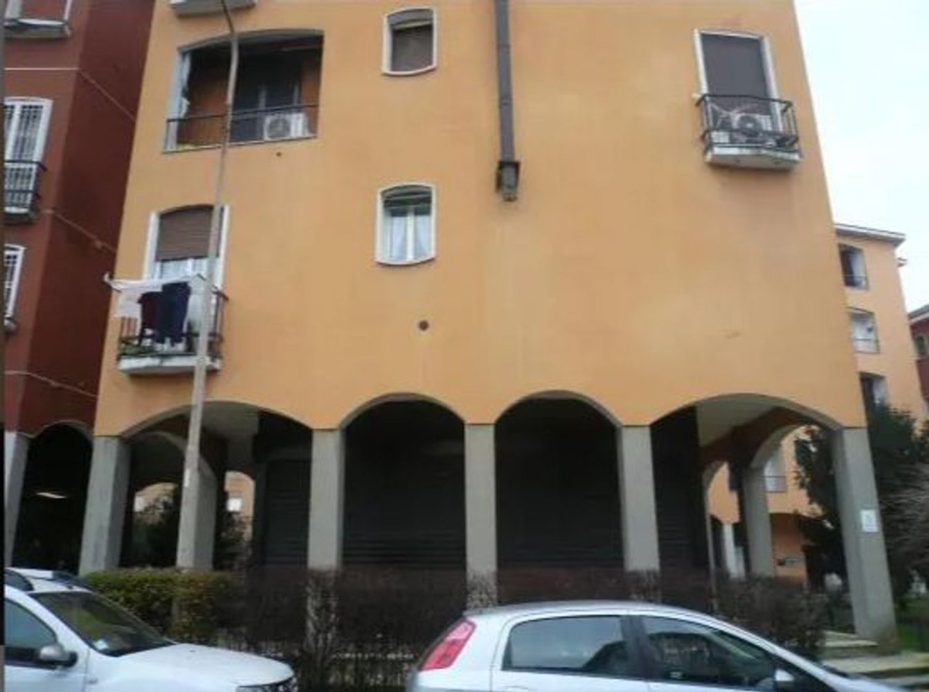 66m² Commercial property in Melegnano, Italy No. 171296