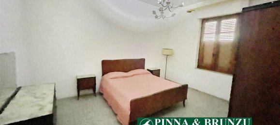 8 bedrooms House in Santa Giusta, Italy No. 353721 12