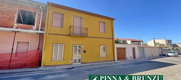 8 bedrooms House in Santa Giusta, Italy No. 353721 4