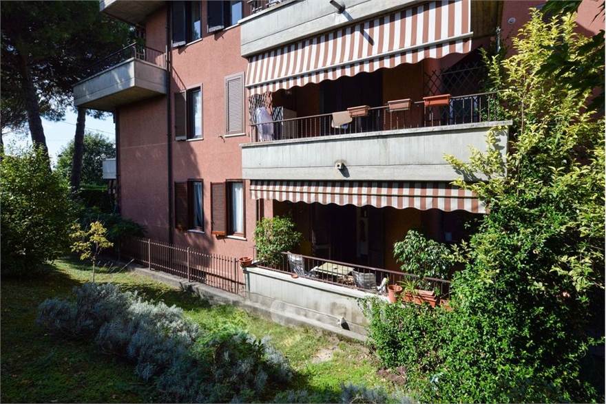 2 bedrooms Apartment in Varese, Italy No. 209976