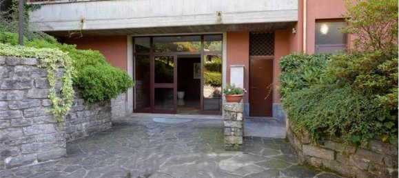 2 bedrooms Apartment in Varese, Italy No. 209976 16