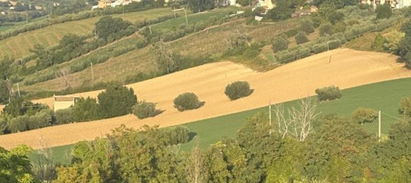 4 bedrooms House in Fermo, Italy No. 330916 4