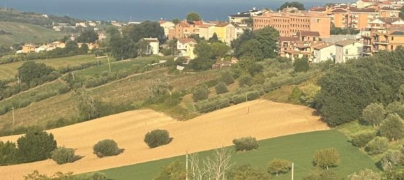 4 bedrooms House in Fermo, Italy No. 330916 12