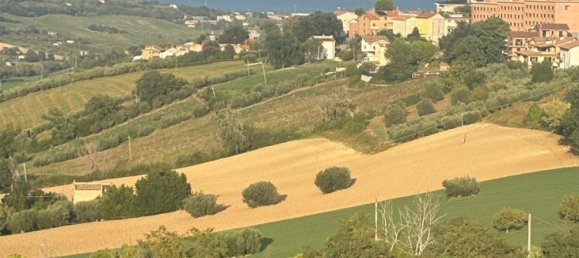 4 bedrooms House in Fermo, Italy No. 330916 2