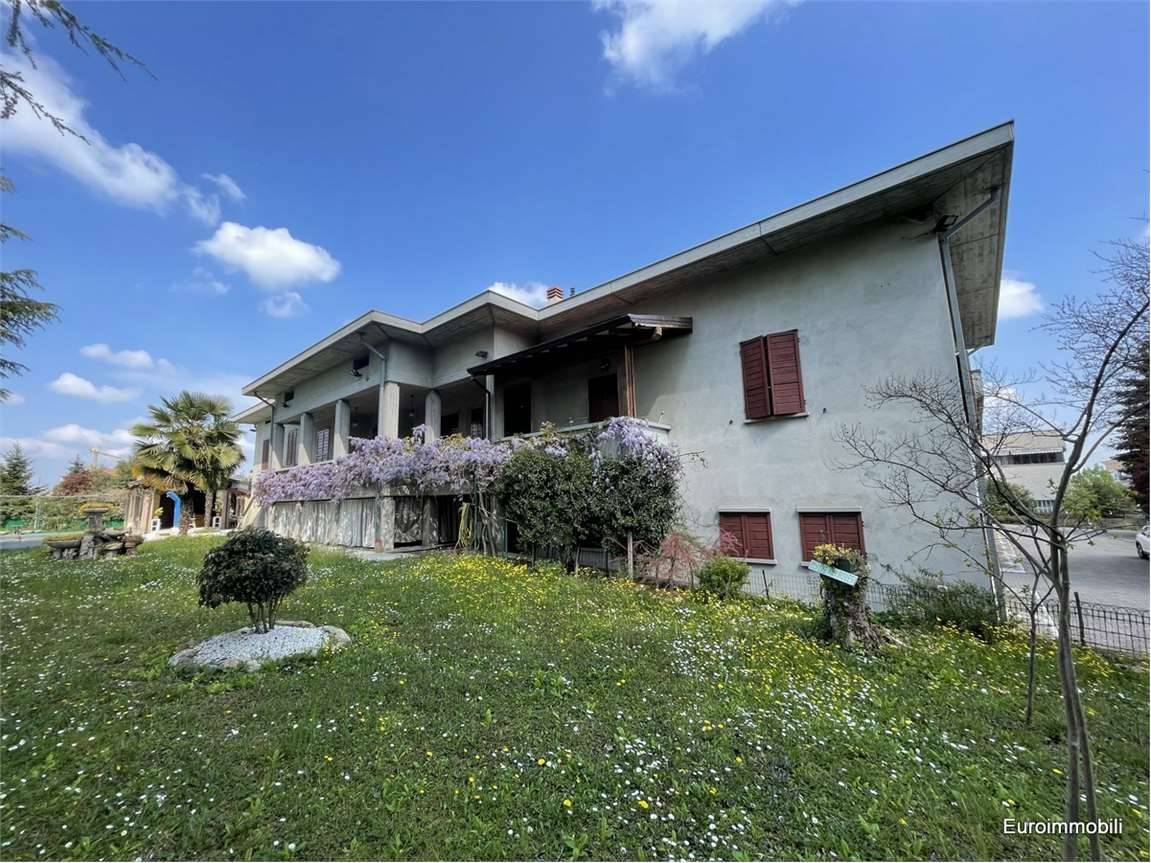 10 chambres Villa à Traversetolo, Italy No. 74994