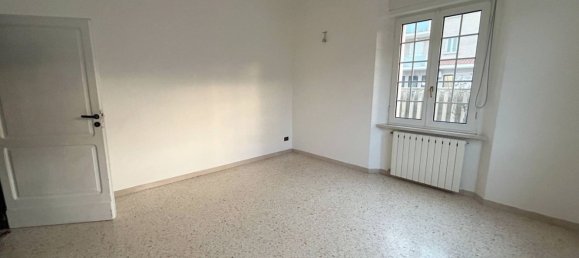 3 rooms Apartment in San Benedetto del Tronto, Italy No. 25486 11