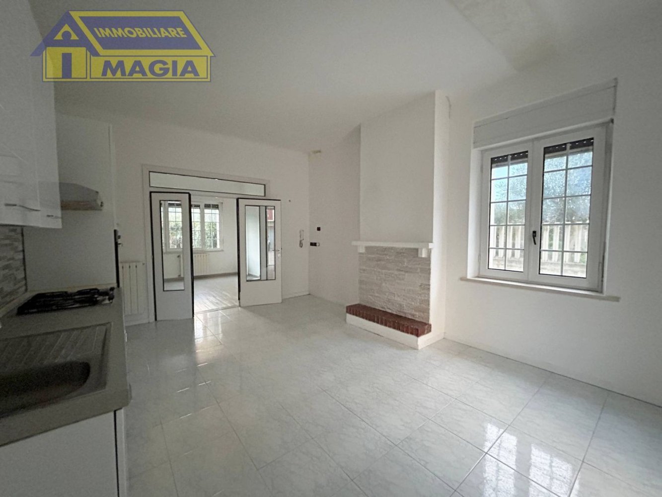 3 rooms Apartment in San Benedetto del Tronto, Italy No. 25486